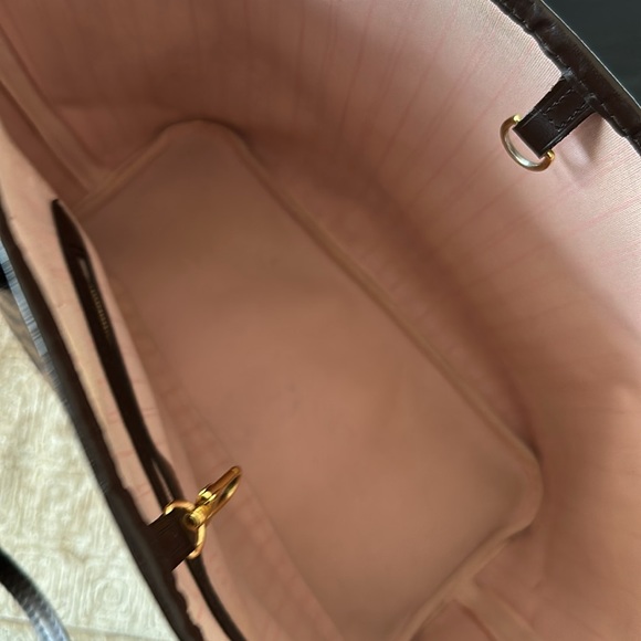 Louis Vuitton MM Neverfull - Picture 10 of 13